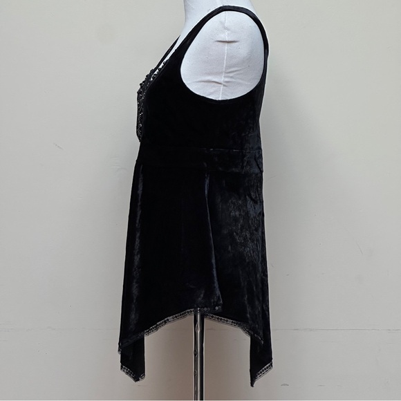 Express Black Velvet Beaded Handkerchief Hem Sleeveless Top Size Small - Picture 5 of 11